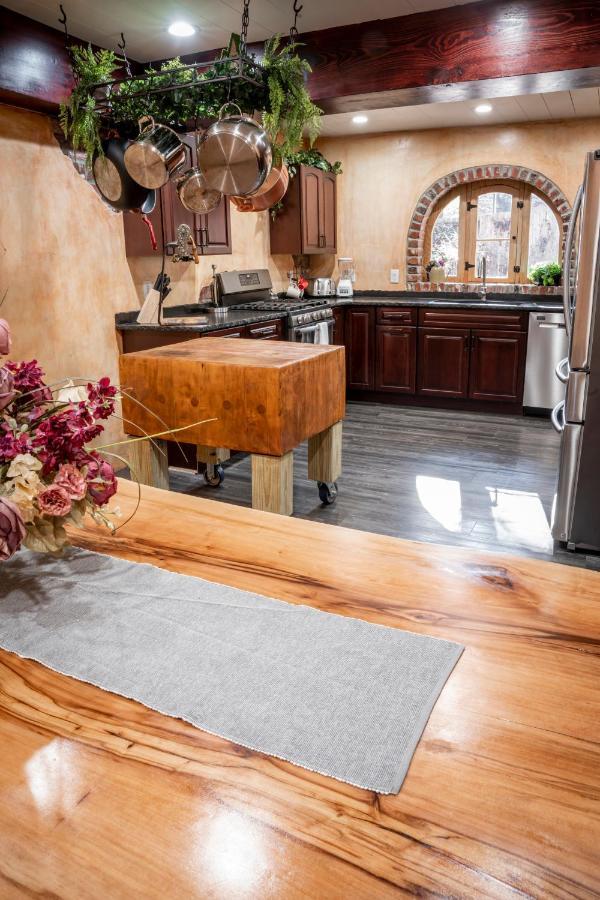 The Hobbit House, Fantasy Comes Home! Расселвілль Екстер'єр фото